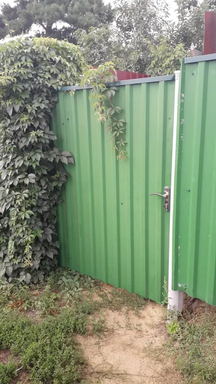 Уютный домик у озера