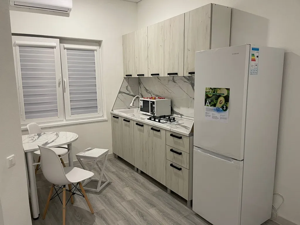 Студия в гостевом доме на 3 этаже с видом на море и горы