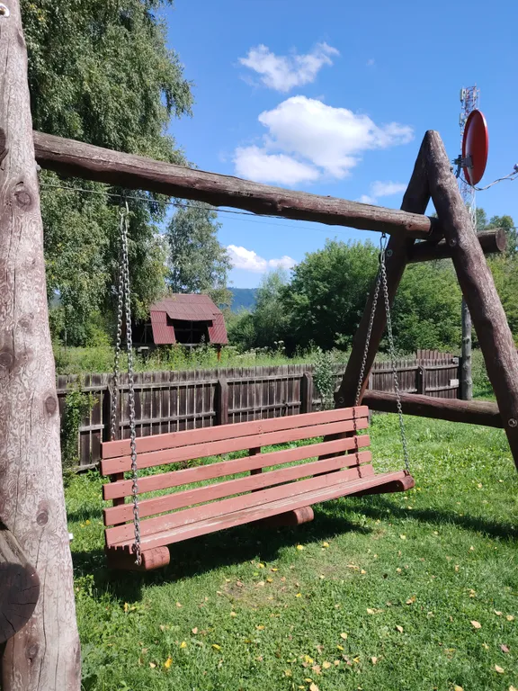 Благоустроенный дом 100кв.м с березовым лесом на территории.