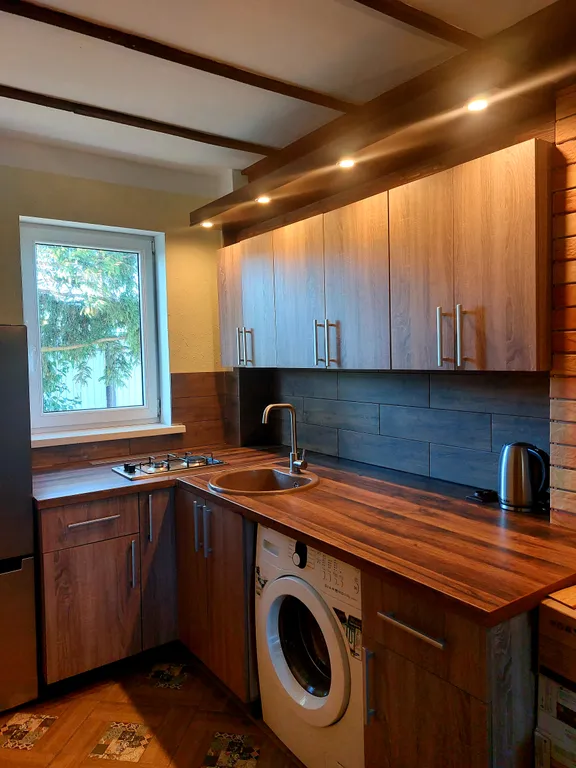 Большой коттедж у озера