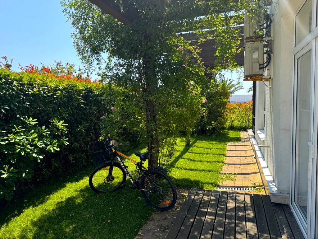 Апартамент с дизайнерским ремонтом в 100 шагах от моря и пляжа