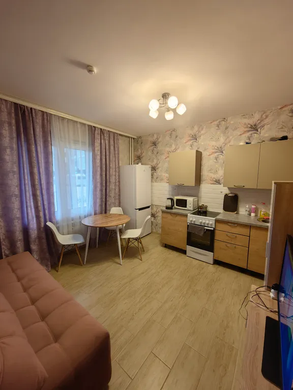 Двухкомнатная квартира в аэропорту с новым ремонтом