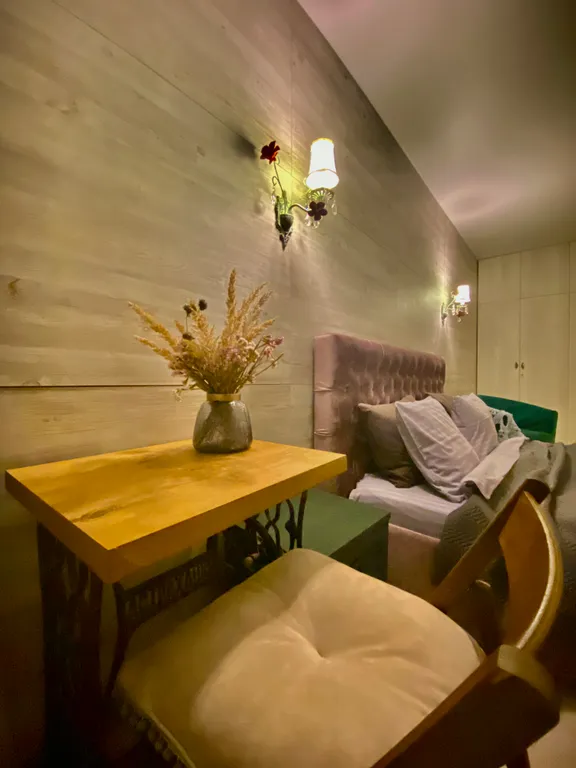 Уютная квартира около зоопарка с видом на пруд