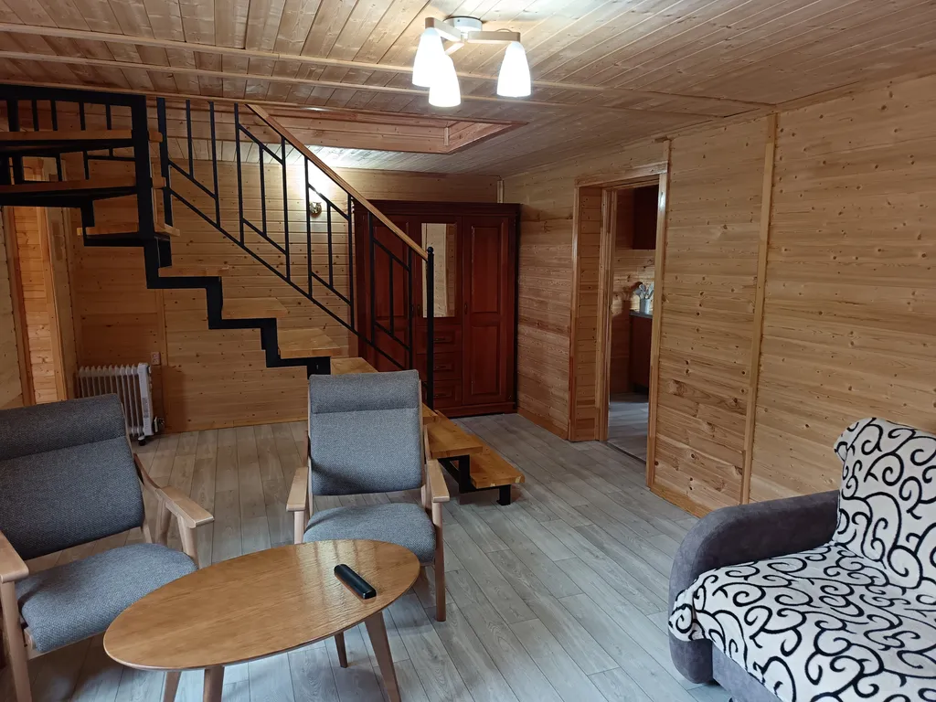 Частный двухэтажный новый дом