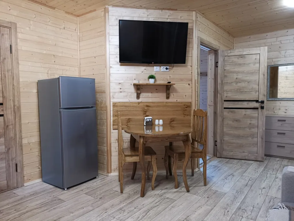 База отдыха «ЛейМар Архыз» предлагает проживание в уютных домиках