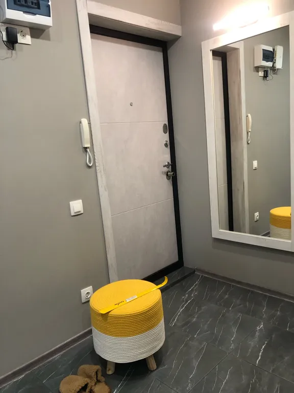 Новая квартира возле ТЦ Изумрудный город