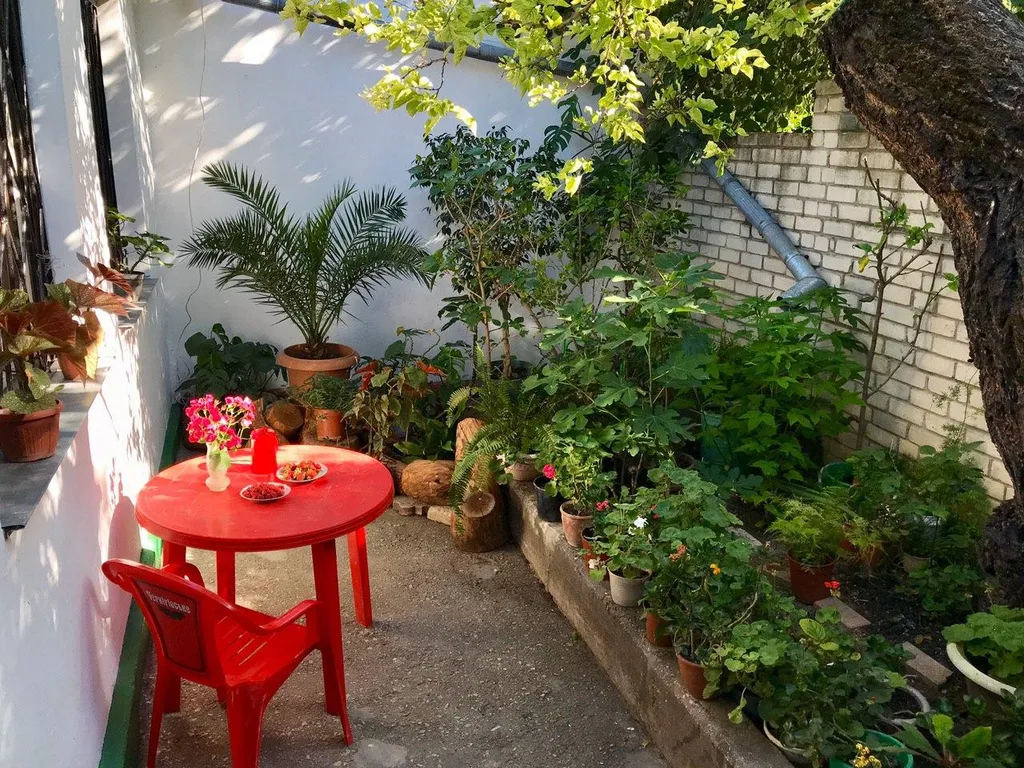 Коттедж Уютный домик с двориком рядом с морем — аренда посуточно в Феодосия