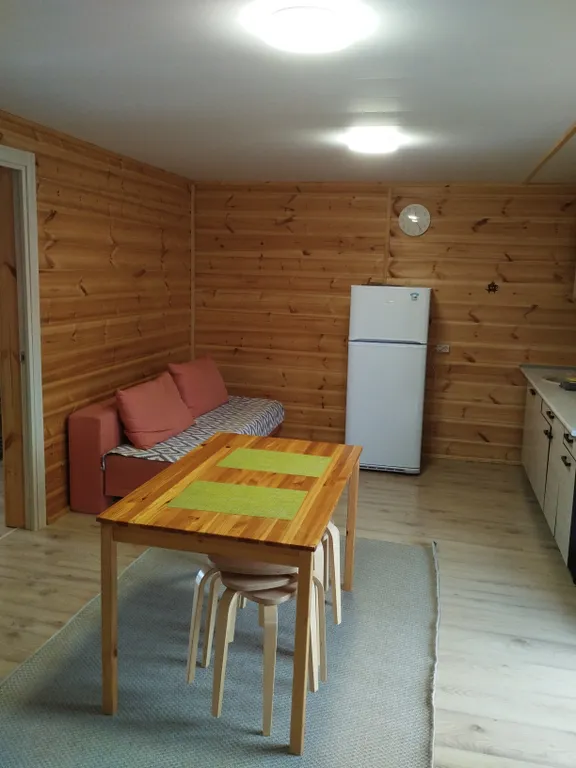 Комплекс с видом на реку в центре Чемала