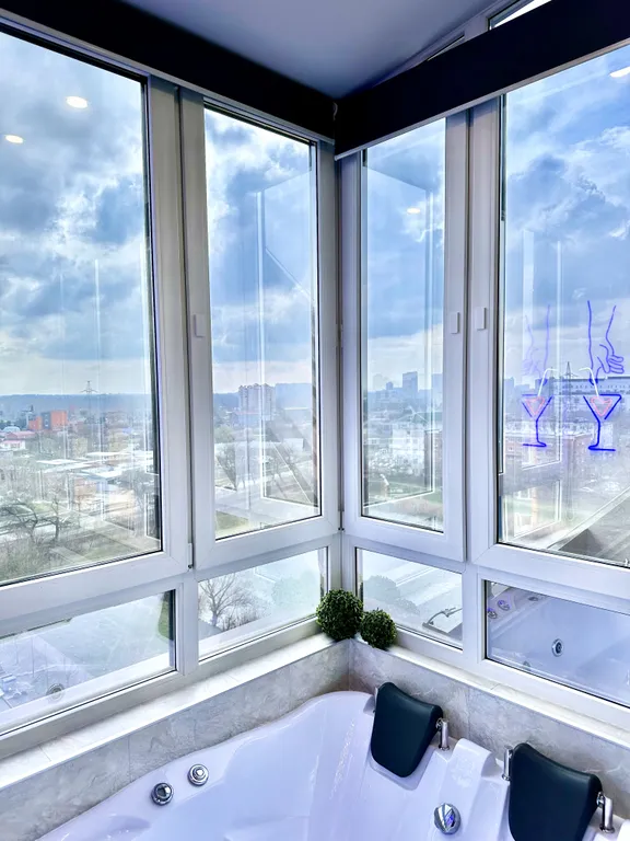 Панорамный Лофт с джакузи и PS5