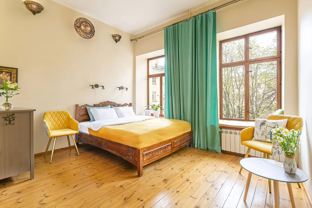 Светлый дом на Сенной