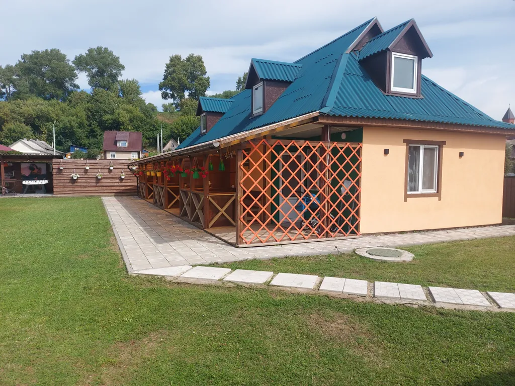 Комфортные домики у озера Дривяты под Замковой горой