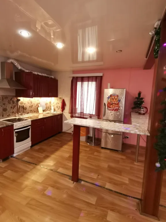 Коттедж в Красном стиле