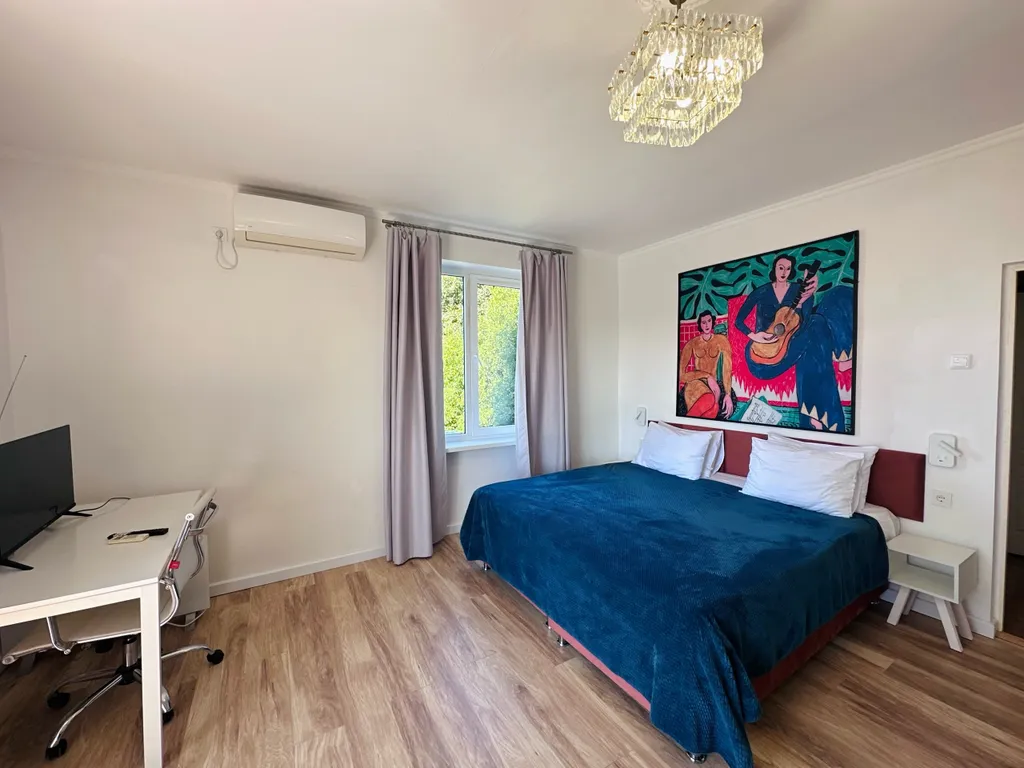 Апартаменты "Матисс" в 300 м от песчаного пляжа,балкон с видом на море