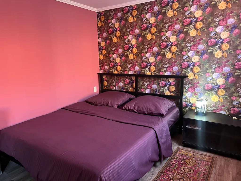 Дом с парковкой во дворе