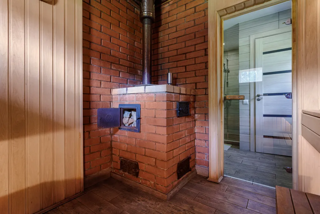 Дом с русской баней и горячей купелью