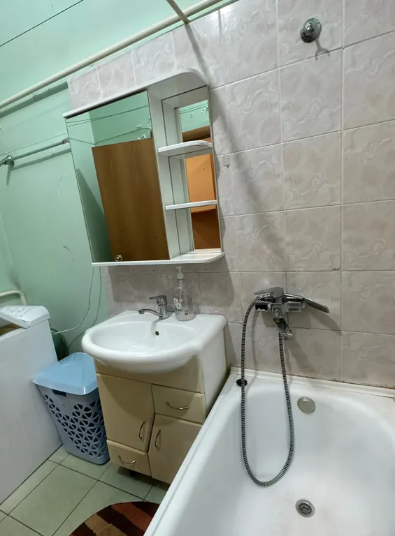 Квартира с тремя раздельными комнатами в центре