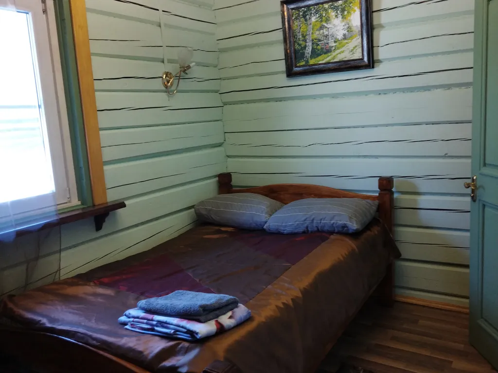 Малый коттедж на берегу озера