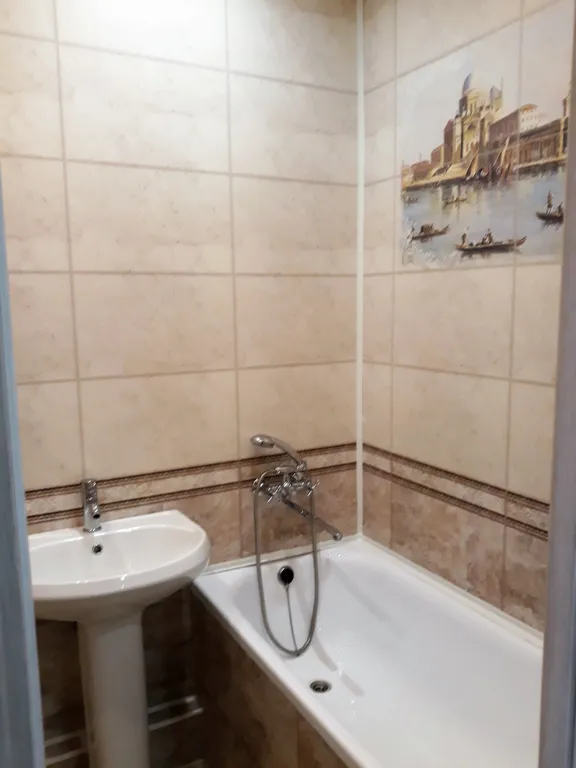 Квартира с панорамными окнами в новом ЖК у самолета