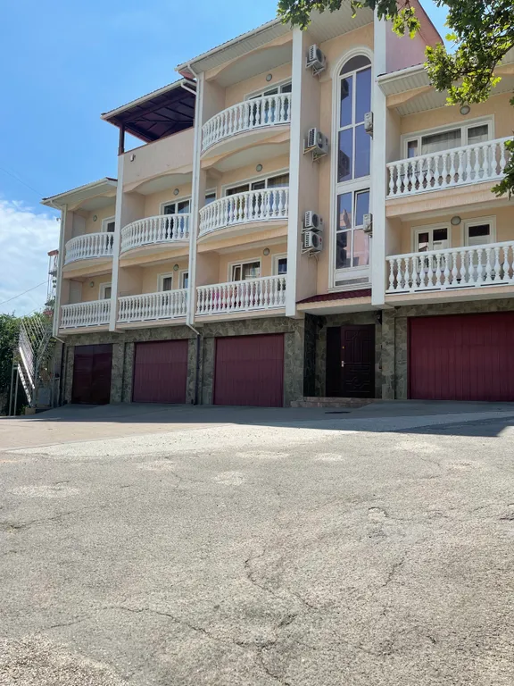 3-комнатная Квартира — аренда посуточно в Алушта