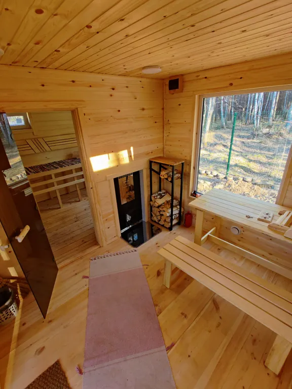 Домик с баней в лесу