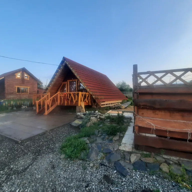 Коттедж Дом-шалаш в русском стиле — Кытлым