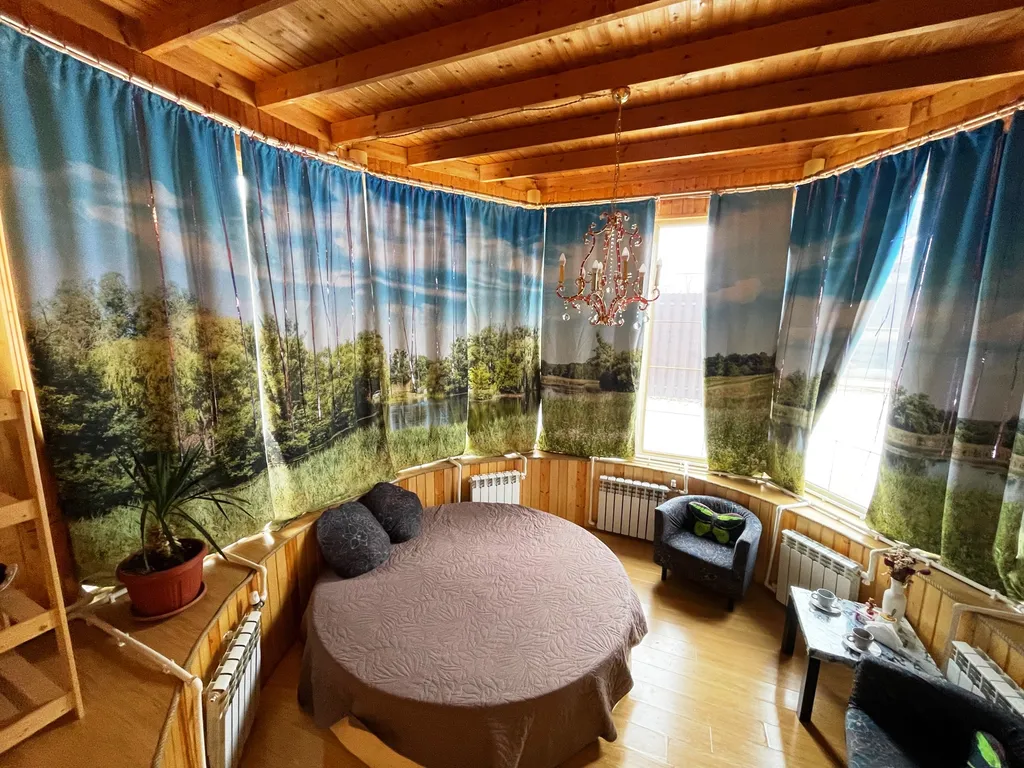 Уютный дом с камином