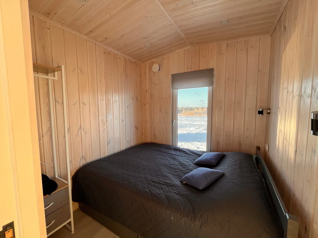 Атмосферный дом у леса