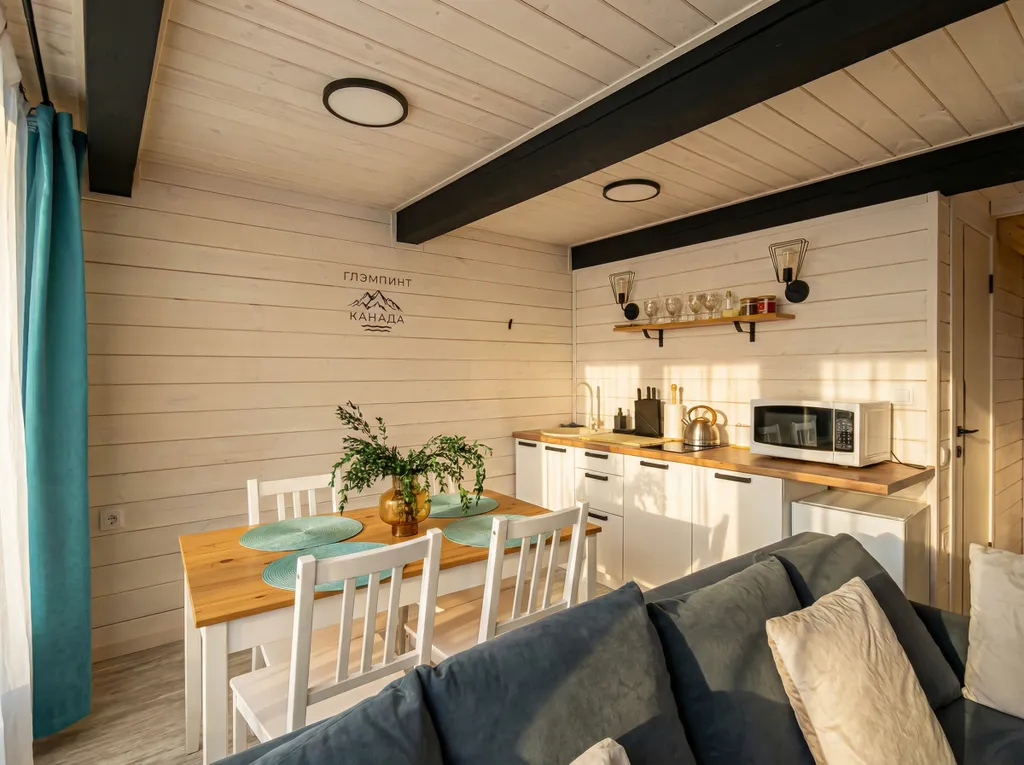 Уютные домики на берегу реки Косьва