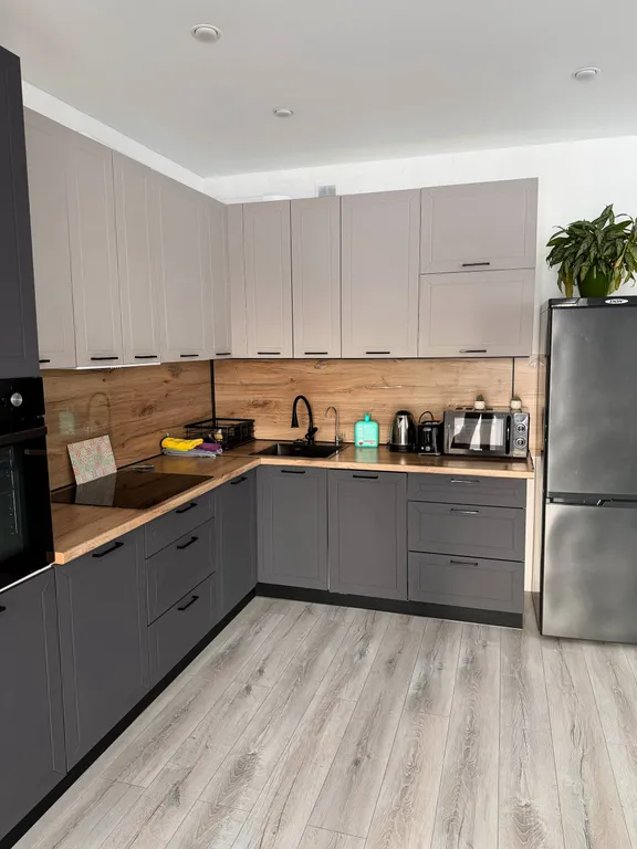 Новый коттедж возле соснового леса