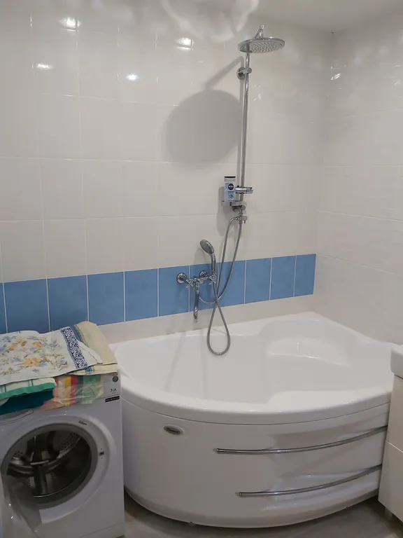 Большая 2-комнатная квартира в центре города с новым современным ремонтом