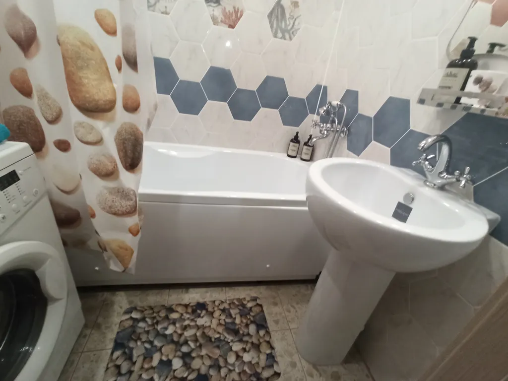 Квартира 2-комнатная квартира на Взлетке, рядом Автовокзал, Краевая больница, Глазной центр — Красноярск