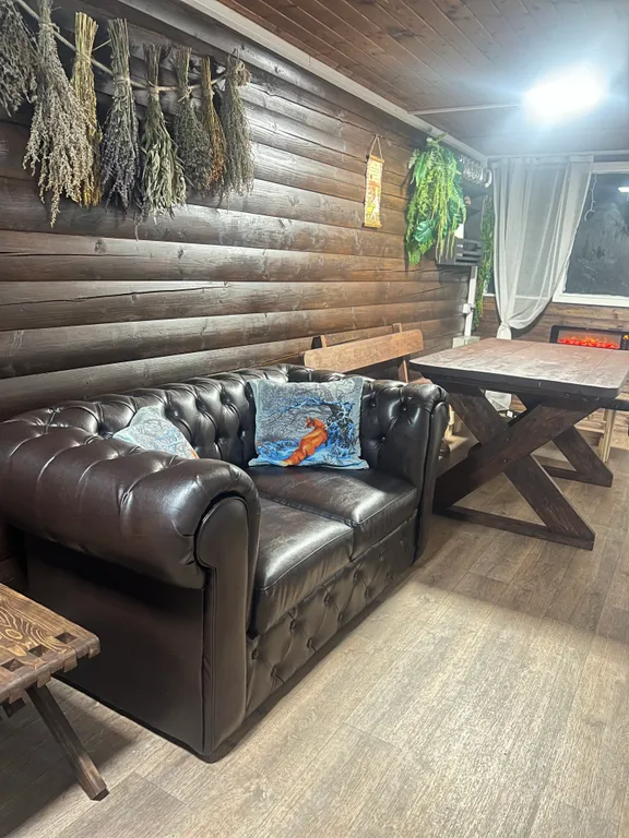 Дом с баней и горячей купелью на дровах