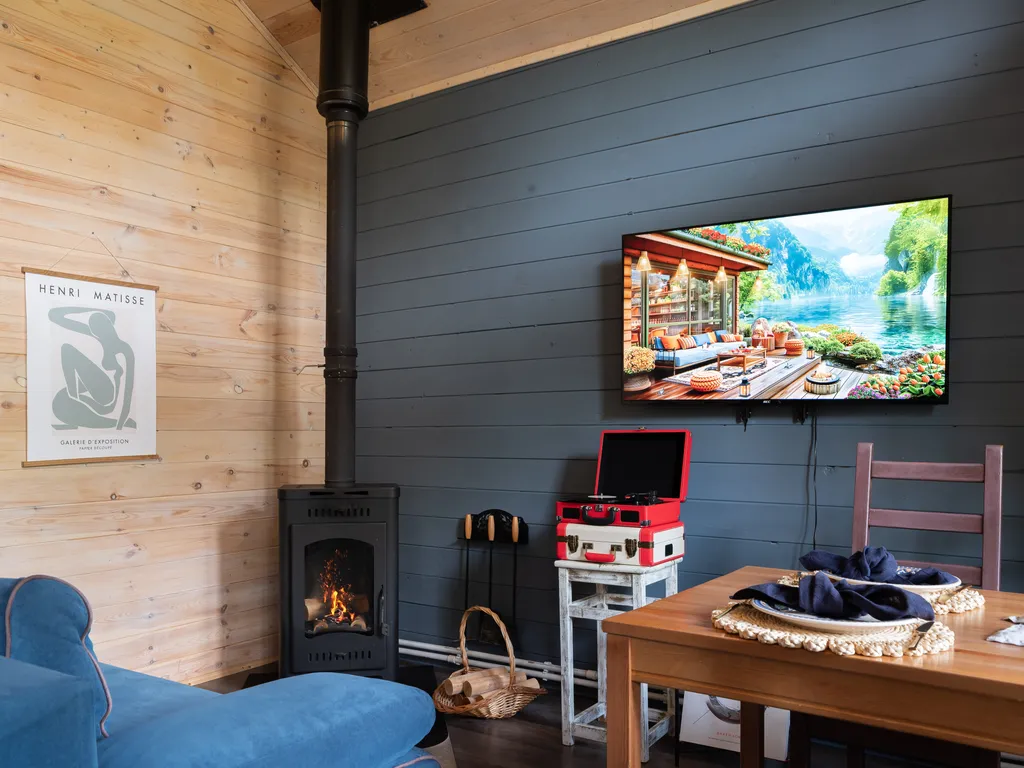 Коттедж Дача с дровяным камином, финской сауной, банным чаном фурако — Исаково