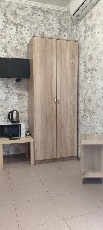 Семейный двухкомнатный номер с изолированными комнатами и с балконом