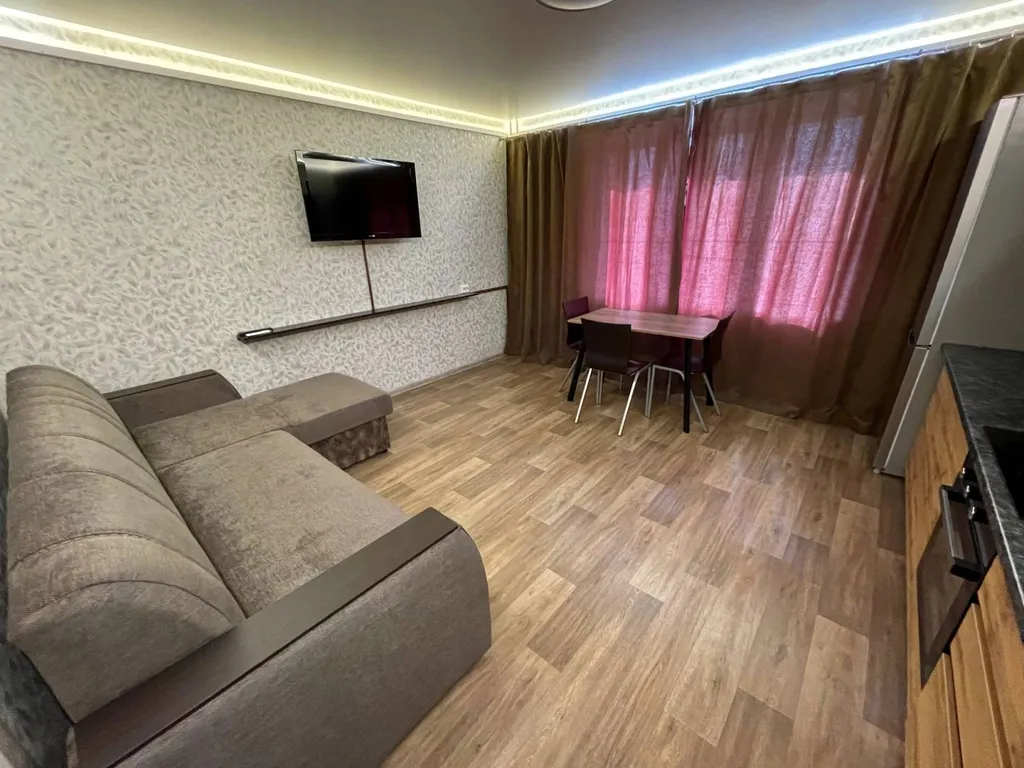 Квартира Двухкомнатная квартира рядом с ТЦ Июнь — Красноярск