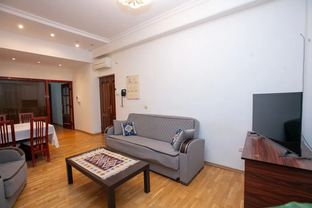 Уютные апартаменты Hatefi 1+1 в сердце Старого города Баку.