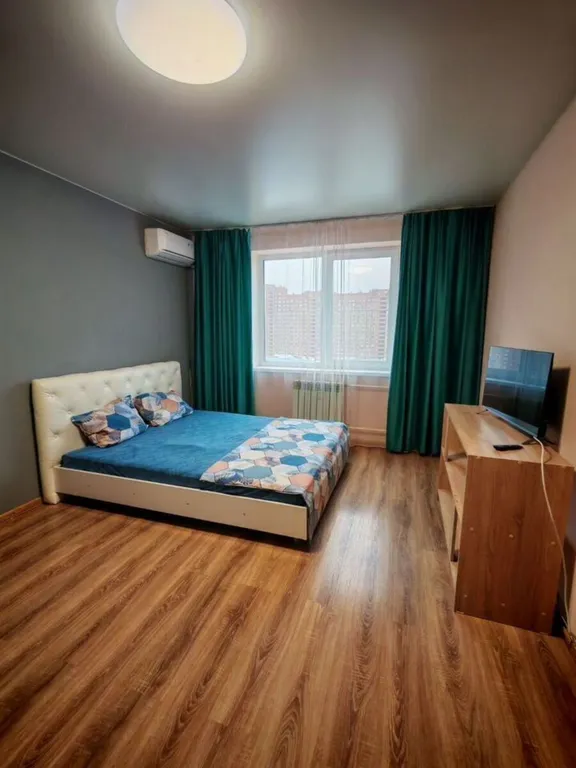 Однокомнатная квартира в новом дoмe c xоpошим peмoнтом — аренда посуточно в Оренбург