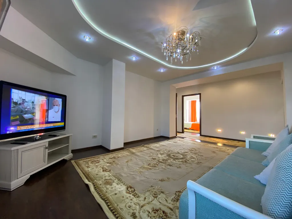 Уютная 3-х комнатная квартира у фонтана в центре Алматы