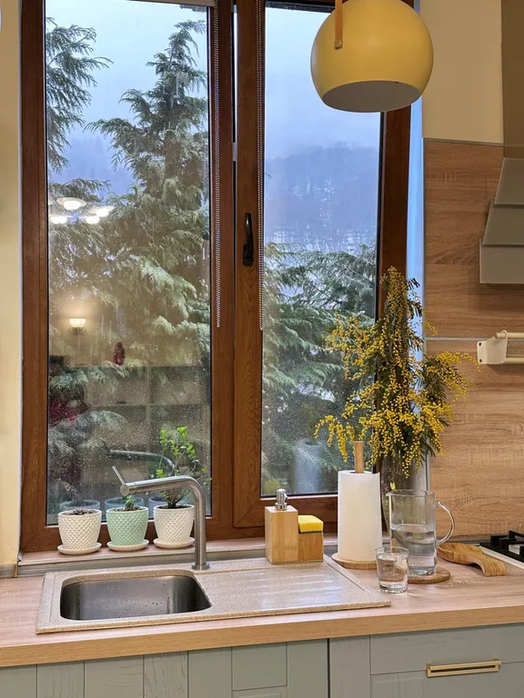 Уютная 3-х комнатная квартира с балконом и видом на горы