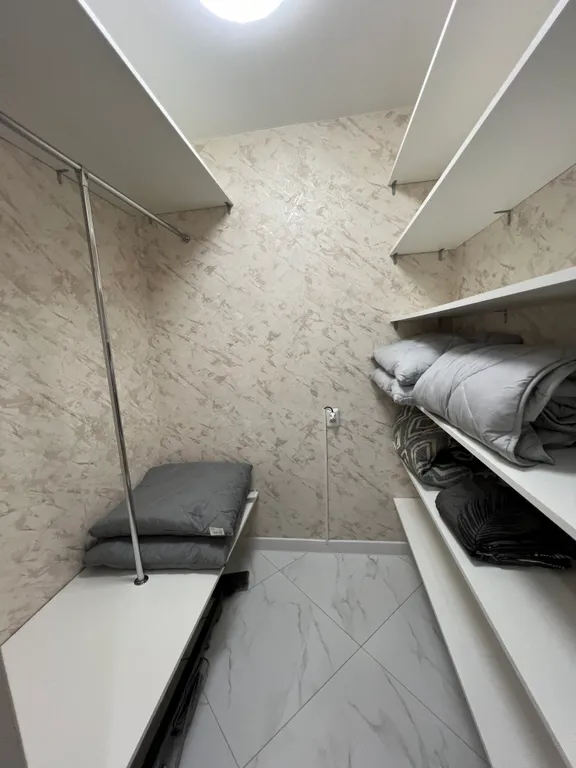 2-х комнатная квартира, ремонт новый, ЖД вокзал рядом