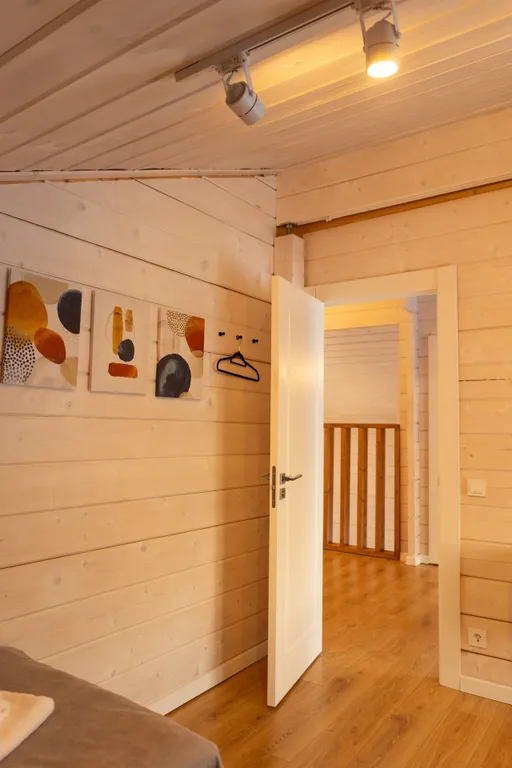 Большой дом с видом на озеро, 3 спальнями, сауной и настольным футболом