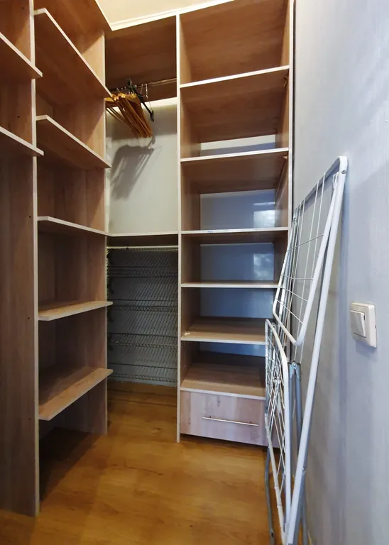 Двухкомнатная студия. Идеальная локация. Парковка во дворе.