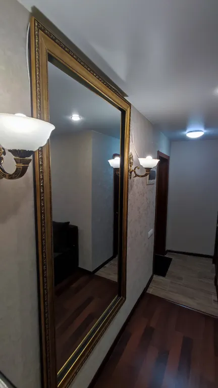 Двухкомнатная квартира в историческом центре города, голубой огонёк