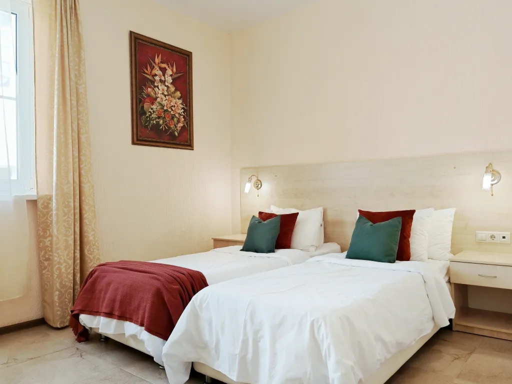 Квартира Квартира Трехместный номер "Комфорт" - тишина, прохлада и уют! — Геленджик