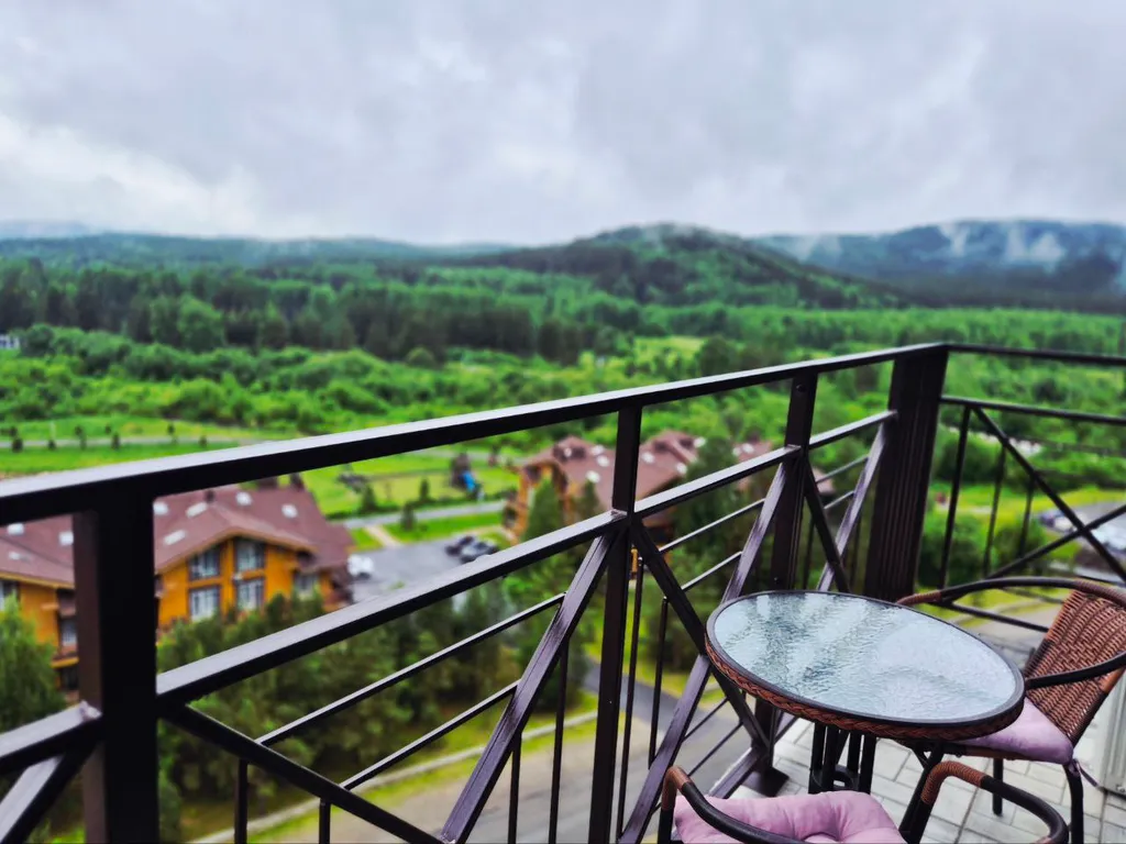 Захватывающий вид, панорамные окна и высокие потолки