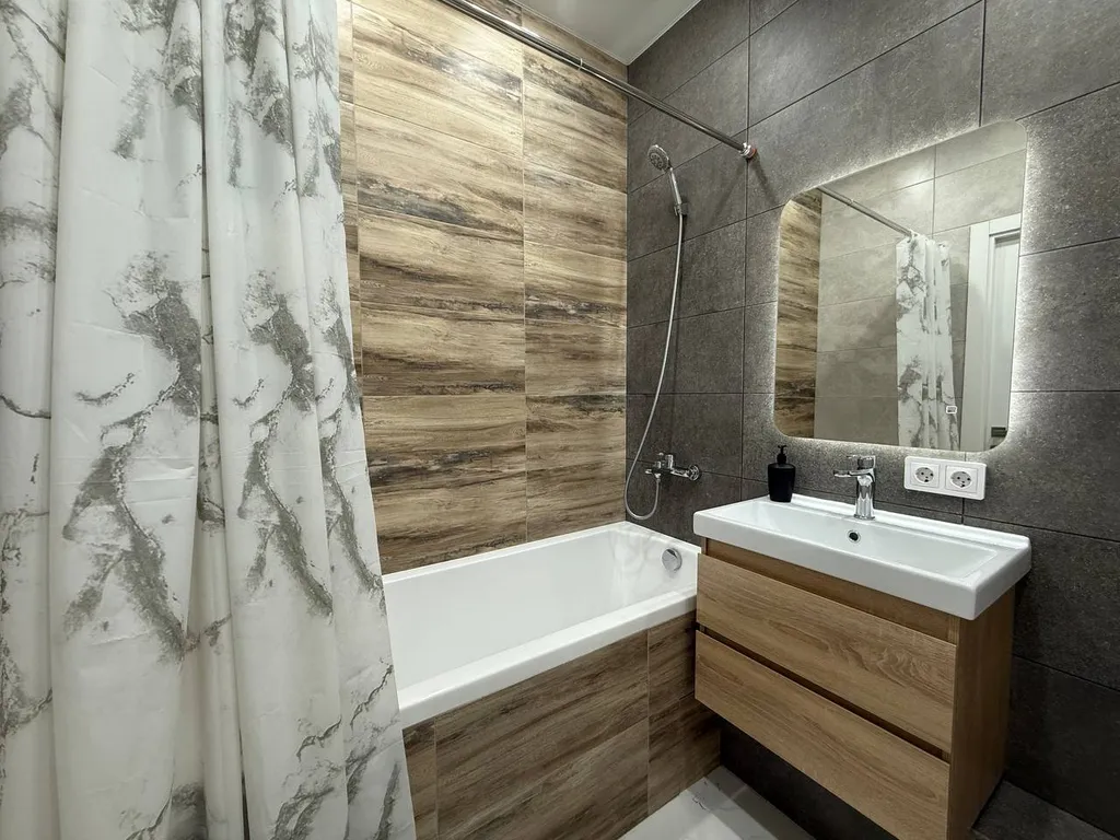 Просторная дизайнерская квартира возле аквапарка