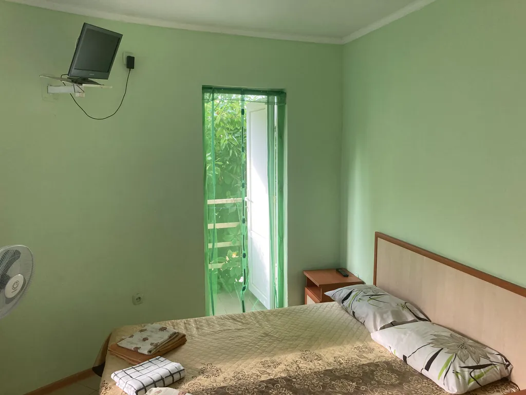 Четырехместный номер с балконом, кондиционером, 2 этаж.