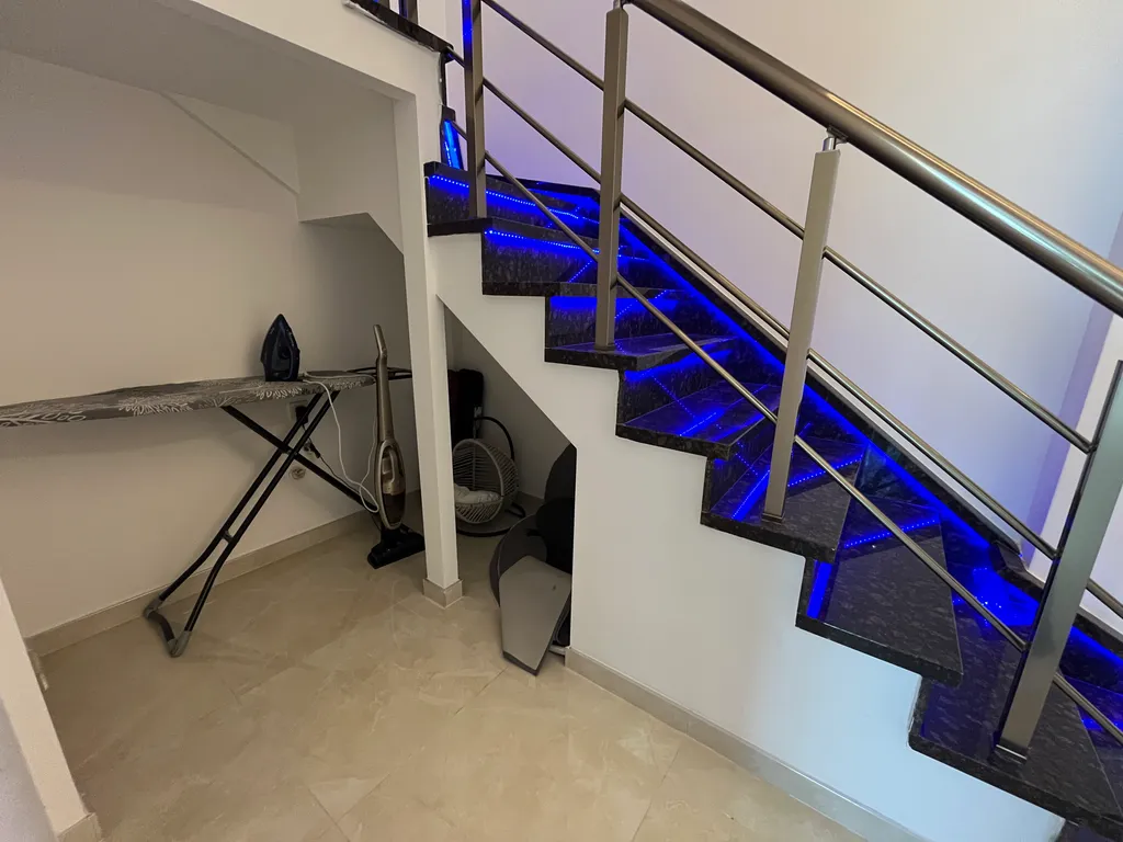 Просторная 2-этажная квартира с видом на море 10 минут от пляжа