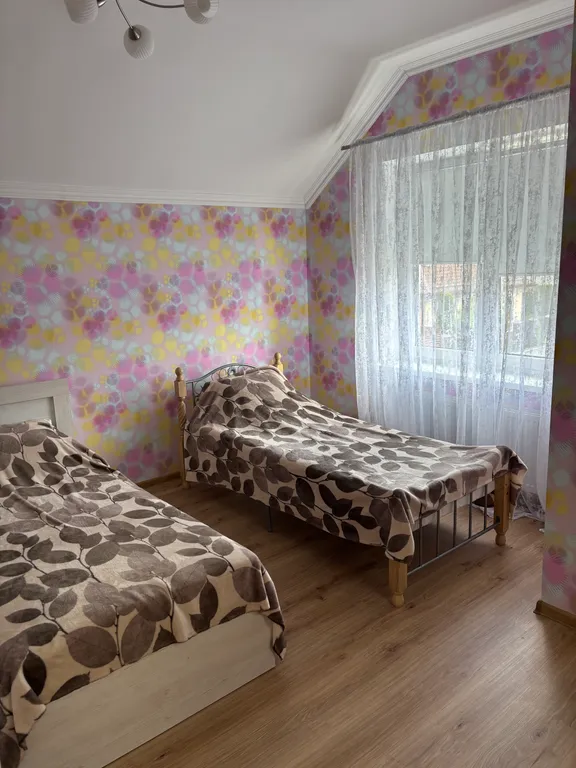 Уютный дом в лесном массиве возле красивых озер