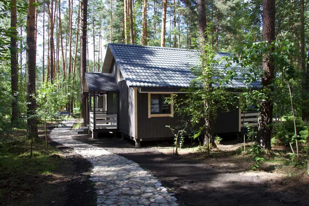 Коттедж Двухместный летний дом, Однокомнатный Шале в лесу — аренда посуточно в Усть-Сема